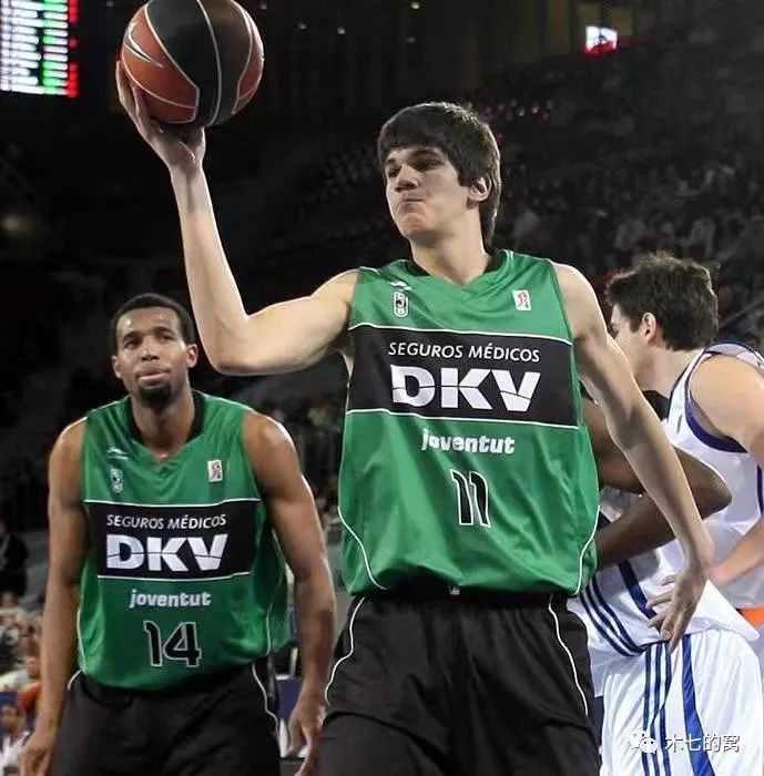 《体坛周报》独家专访胡金秋：三掷硬币情定杭州 NBA未竟之梦成毕生之憾